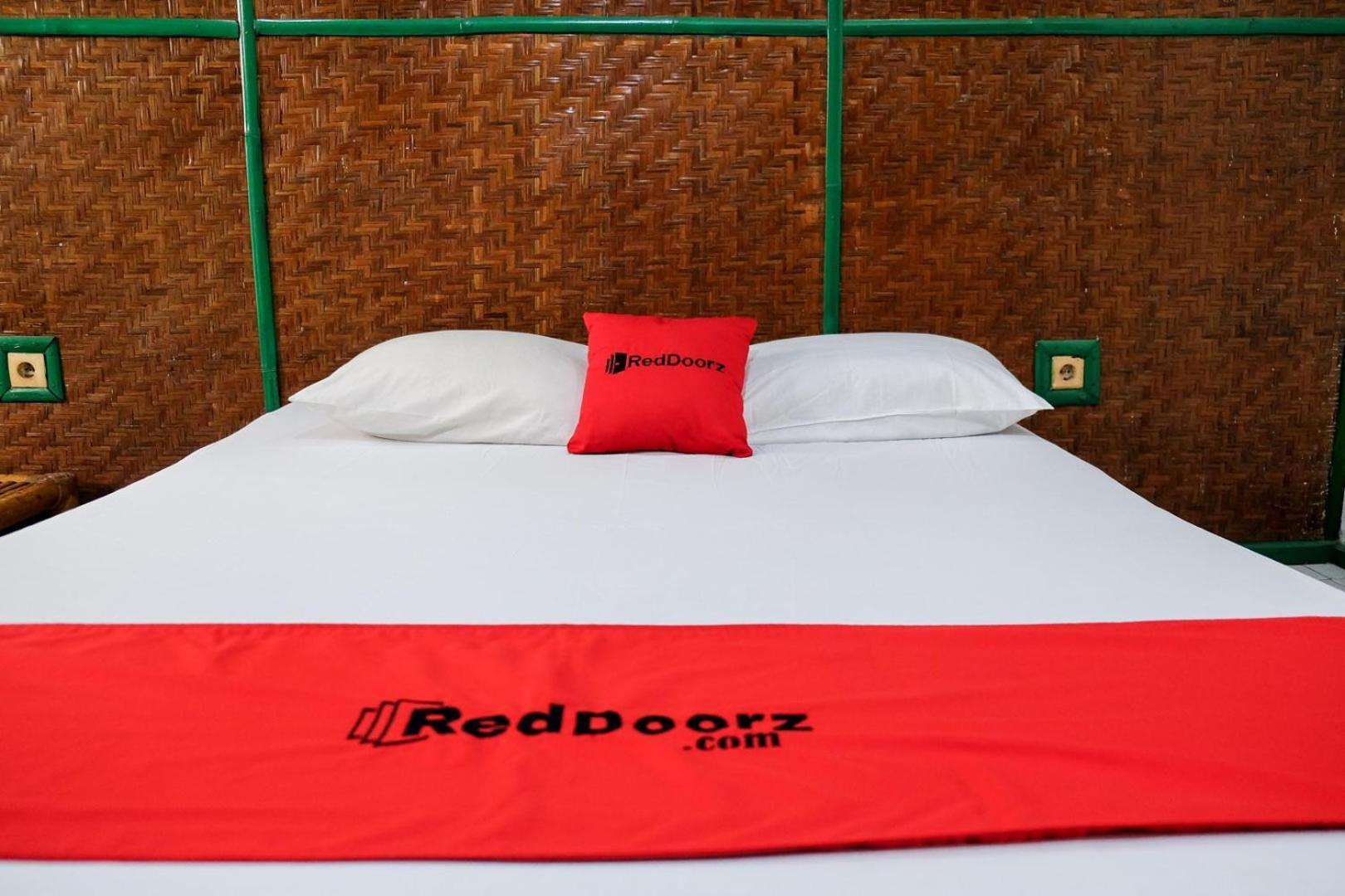 Reddoorz Plus Near Jalan Baru Bogor Ngoại thất bức ảnh